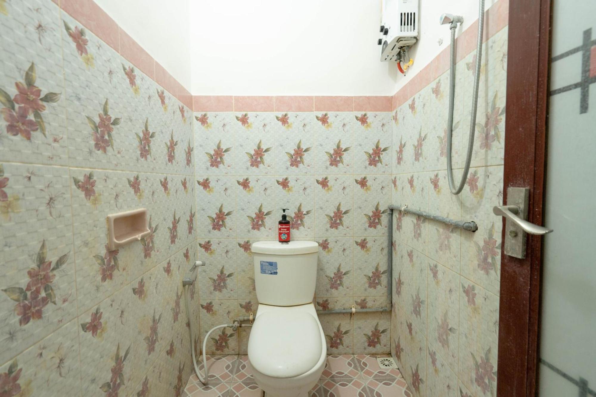 Reddoorz Near Buleleng Harbour 2 Hotel Singaraja Exterior foto